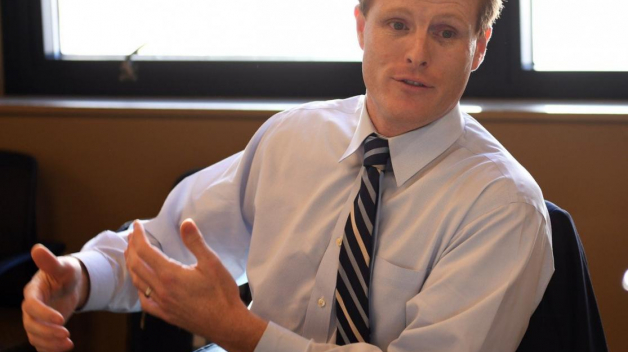 Joe Kennedy III je americký politik, kongresman za Demokratickou stranu. 