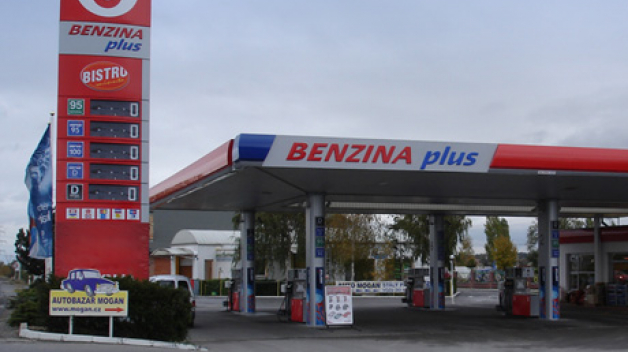 Když vám dojde moč, můžete přinejhorším zaskočit na benzinku pro colu. Když vám dojde moč, můžete přinejhorším zaskočit na benzinku pro colu.