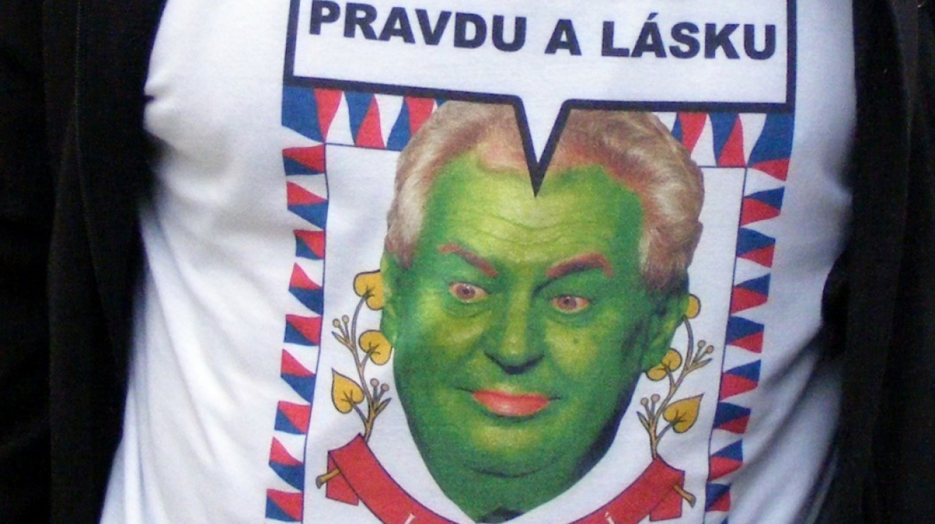 Lidová tvořivost nezná mezí, pověstný přídomek "smějící se bestie" si Češi vlastně zaslouží a měli by ho brát jako kompliment!