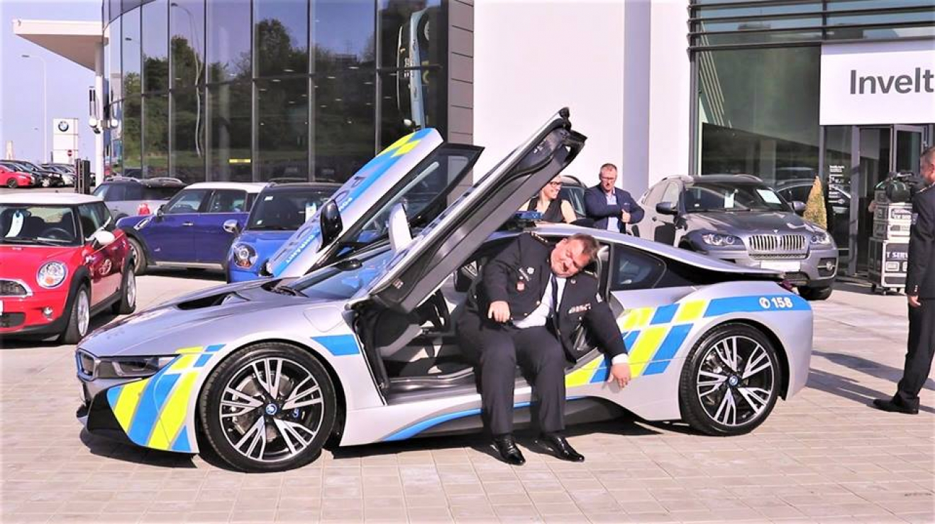 I Policie ČR disponovala hybridním BMW. Bohužel s ním ale nabourali.