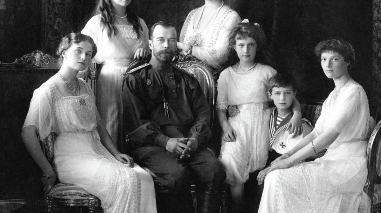 Ruský car Mikuláš II. se svou rodinou