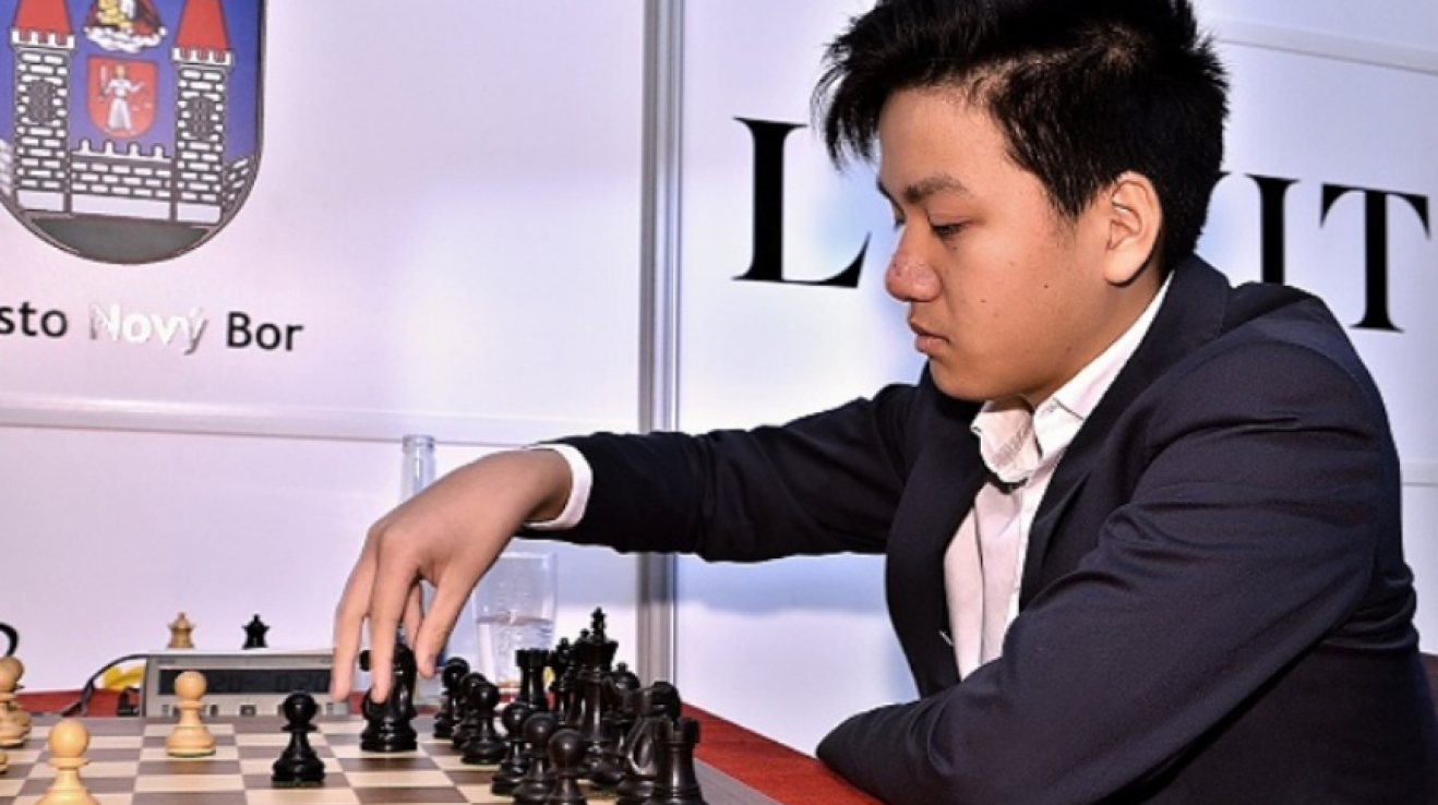 Thai Dai Van Nguyen je nejmladším českým šachovým velmistrem, díky jeho etnickému pvůdou má navíc takový úspěch v současné společenské náladě zásadní přesah.