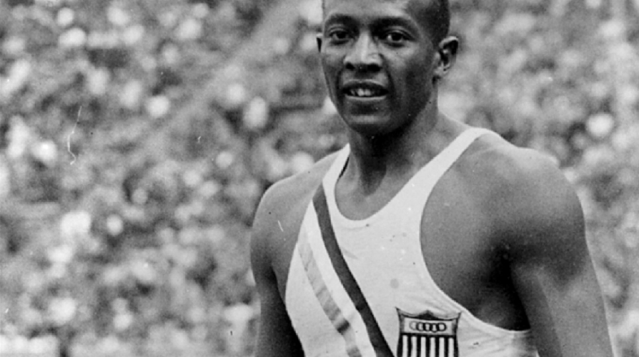 Jesse Owens mistrně překazil Hitlerův plán udělat z olympiády v Berlíně přehlídku dokonalosti bílé rasy.