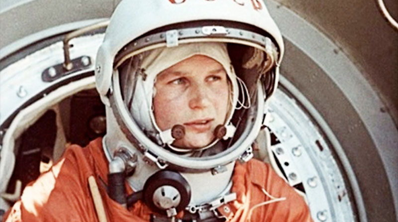 Ruská kosmonautka Valentina Těreškovová, která se stala první ženou ve vesmíru dnes slaví 80. narozeniny.