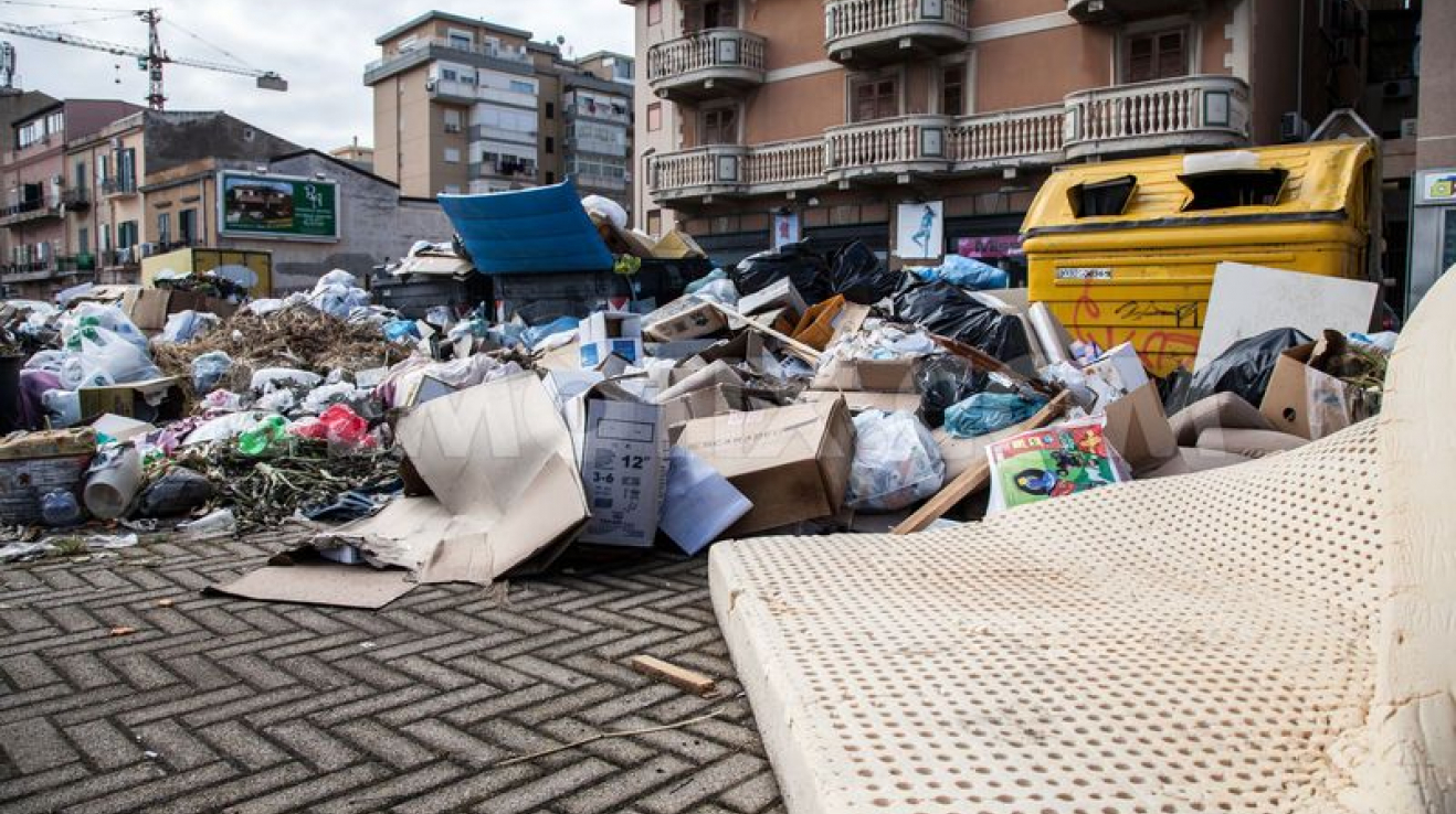 Palermo se taktéž potýká s problémy s popelářskými odbory, ale nezasvěcený turista nepozná vůbec nic.