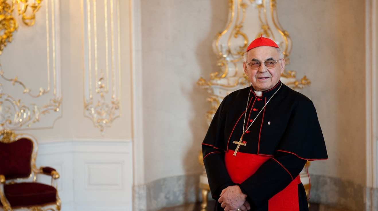 Miloslav Vlk byl pozoruhodnou osobností s nelehkým životem. Neohnul páteř za žádného režimu a vždy oddaně sloužil bohu a pomáhal svým bližním.