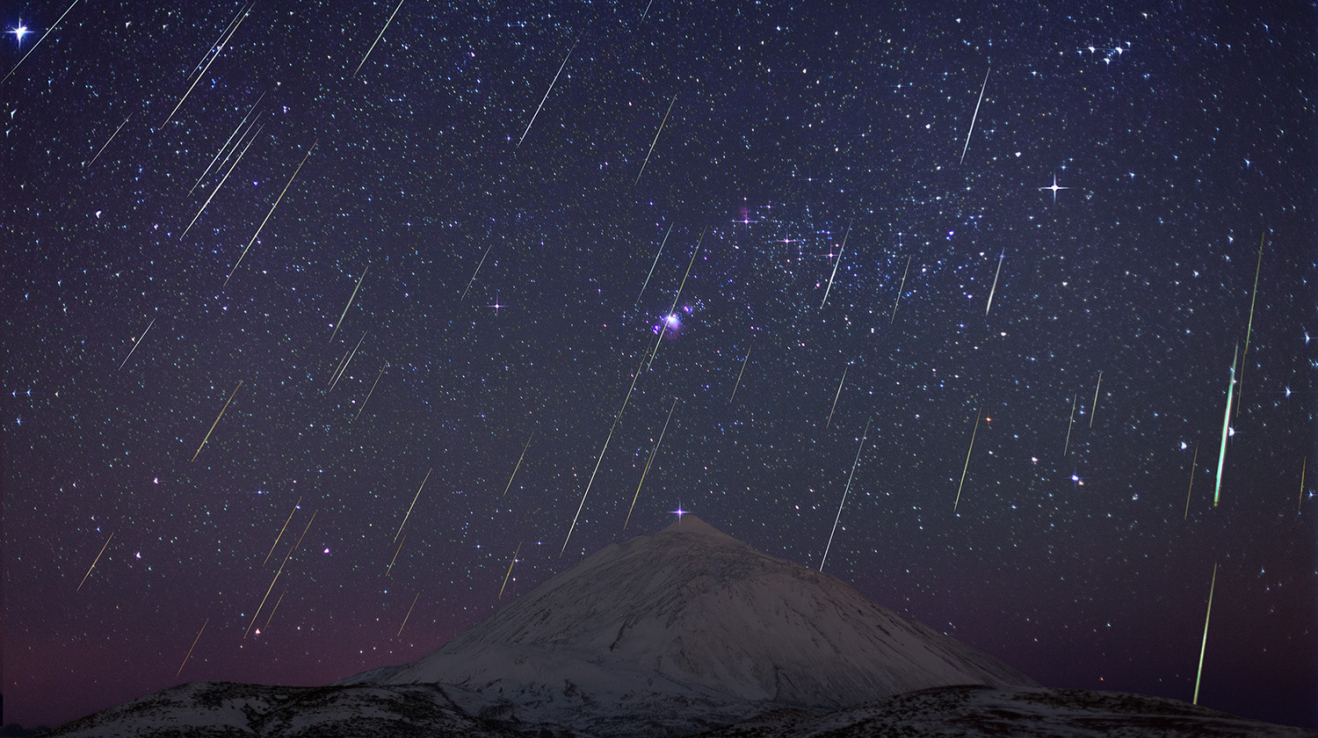 Vulkán Pico de Teife na ostrově Tenerife v záři Geminid