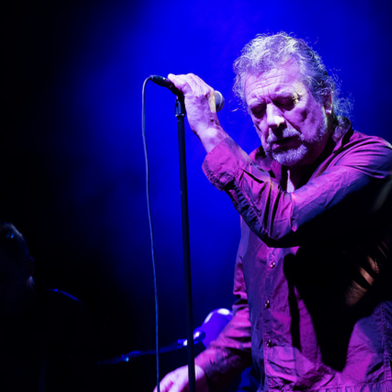Robert Plant s The Sensational Space Shifters při koncertu v roce 2017.