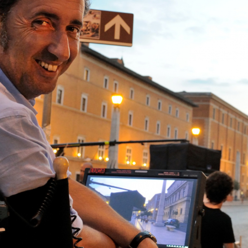 Italský režisér má za sebou také snímek Tady to musí být nebo seriál Mladý papež.