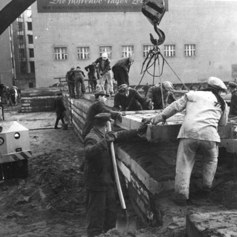 Ze stavby Berlínské zdi - srpen 1961