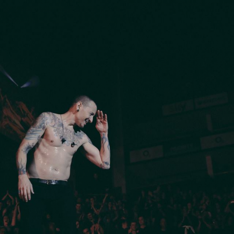 Stovky vyprodaných koncertů a desítky milionů prodaných desek. Linkin Park pokořili mnoho met.