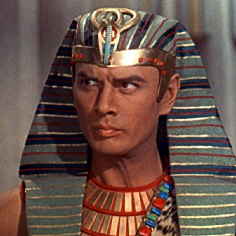 Yul Brynner jako faraón Rameses ve filmu Desatero přikázání.