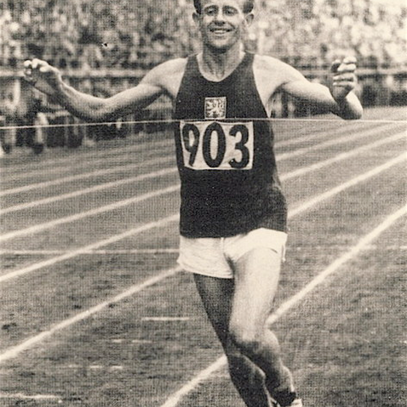 Český olympionik 20. století si vysloužil vlastní operu a je po něm pojmenovaná lokomotiva Emil Český olympionik 20. století si vysloužil vlastní operu a je po něm pojmenovaná lokomotiva Emil