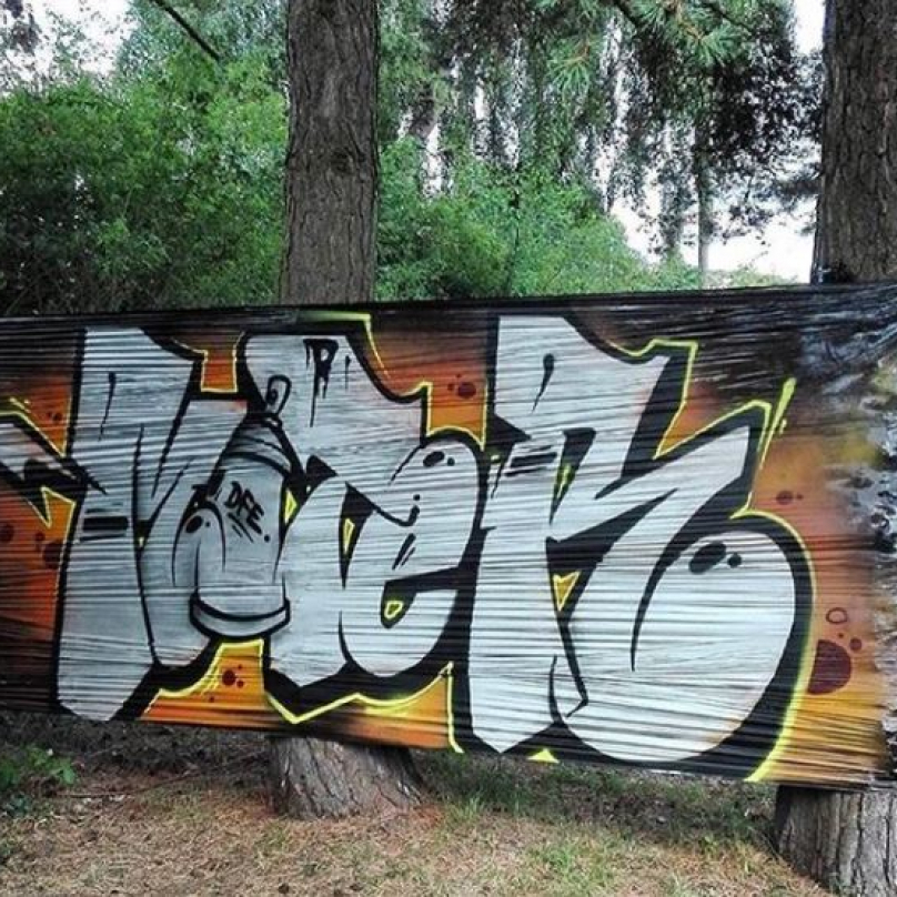 Instagram CelloGraffiti shromažďuje tvorbu umělců ze všech koutů světa.