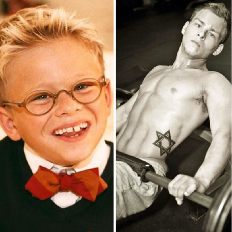 Jonathan Lipnicki. Ano, tohle je opravdu to škvrně z filmu Myšák Stuart Little. Dneska je mu 32 a má evidentně jinýho stylistu.