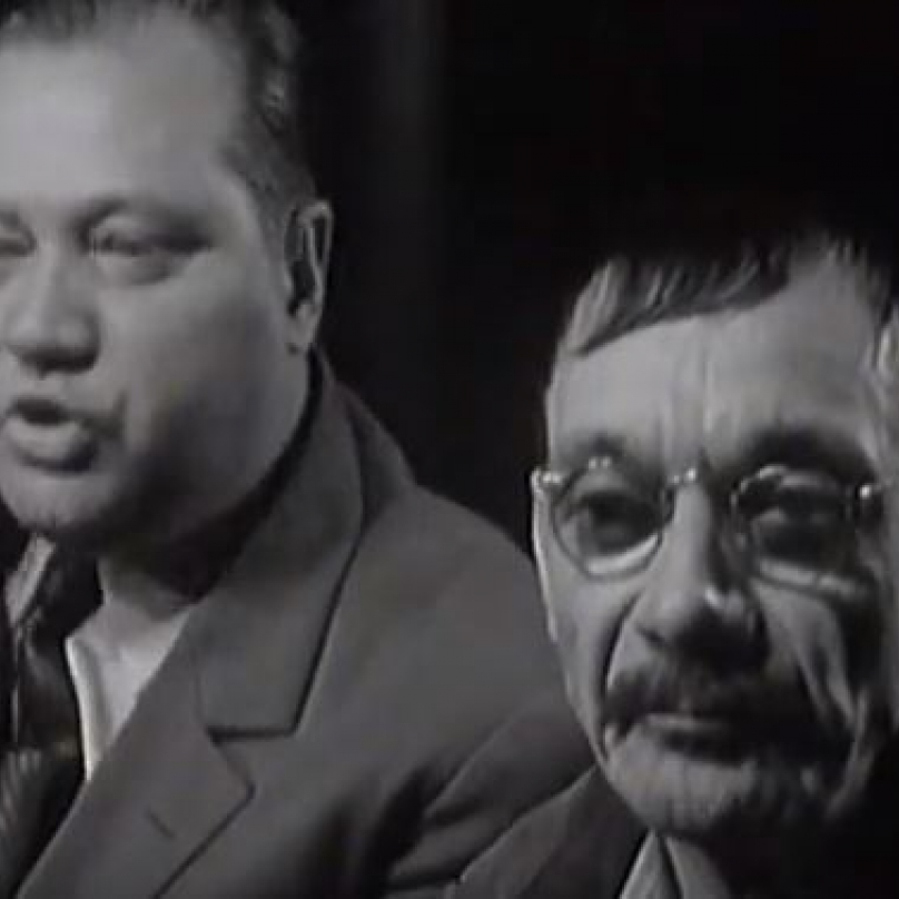 Josef Kemr s Rudolfem Hrušínským v Národním divadle v roce 1965