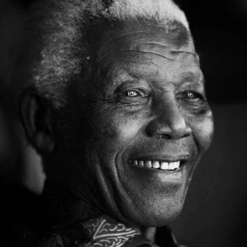 Mandela významným způsobem přispěl k přechodu k demokracii.