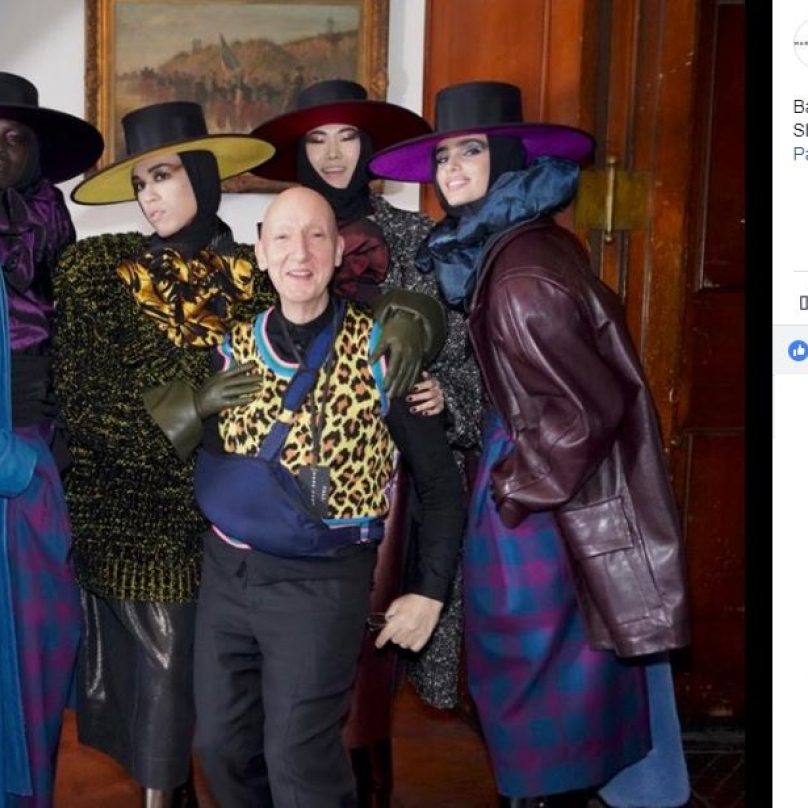 Marc Jacobs na přehlídce předvedl ženy v kloboucích a bundách a kabátech s obřími rameny.