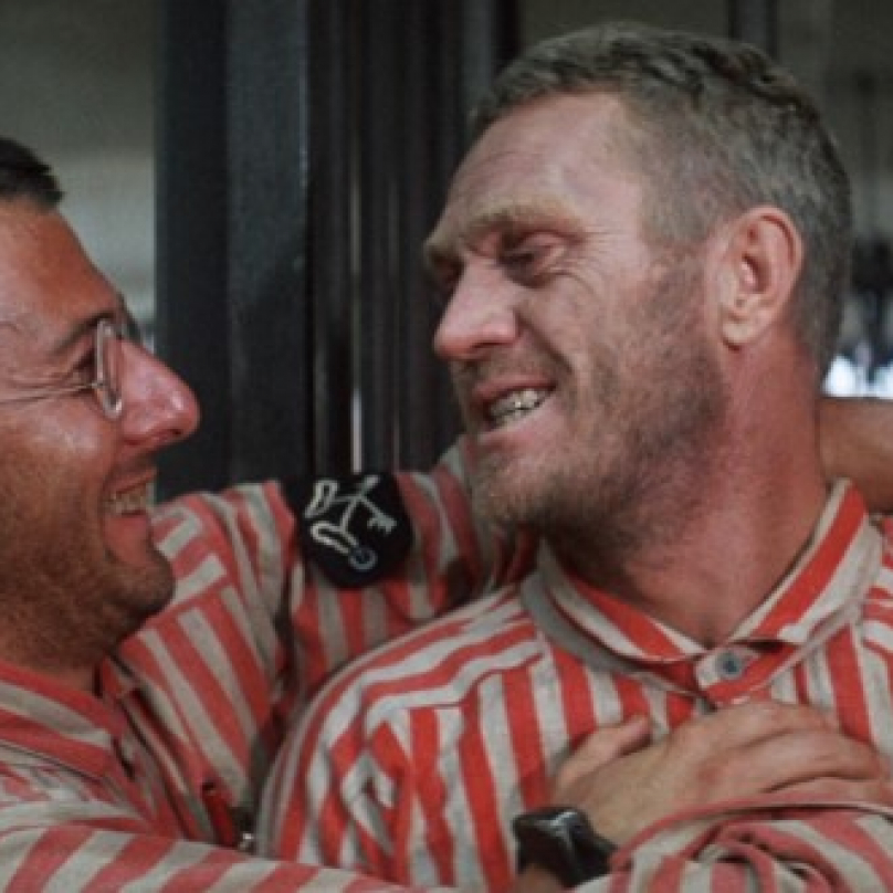 Dustin Hoffman a Steve McQueen ve snímku Motýlek (1973).