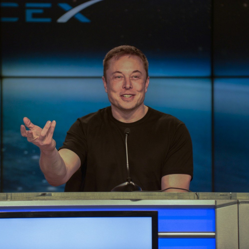 Elon Musk smazal facebookové profily Tesly a SpaceX.