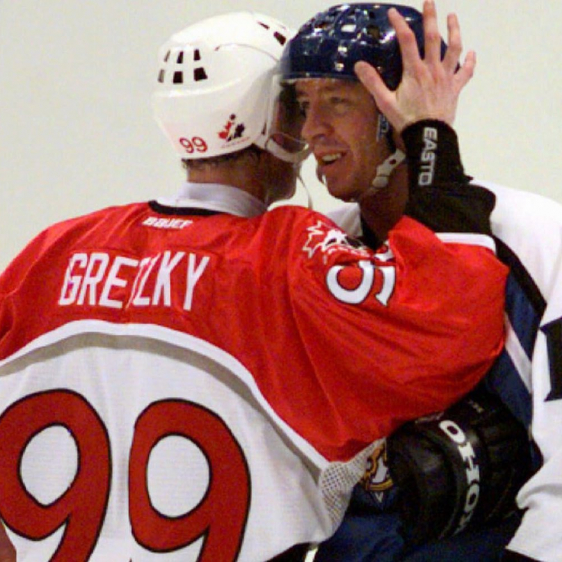 Kurri se svým dlouholetým spoluhráčem a přítelem Gretzkym na ZOH Nagano