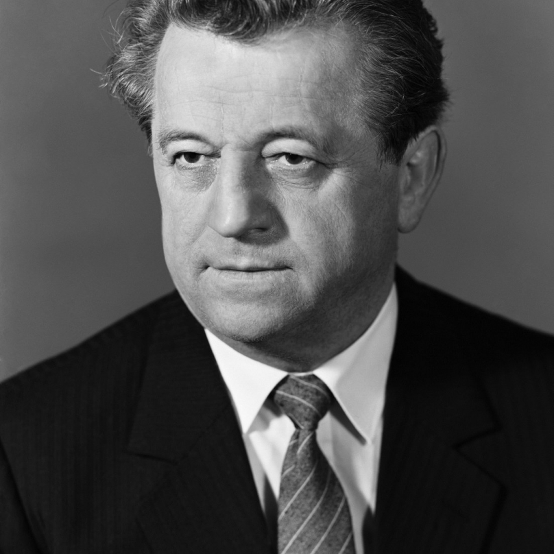 Antonín Kapek vedl už před podpisem zvacího dopisu korespondenci se sovětským vůdcem Leonidem Breněvem.