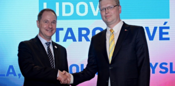 Měl to být volební sňatek roku. Namísto toho se Lidovci a Starostové potýkají s hořkým rozvodem.