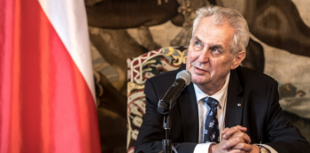 Miloš Zeman už vyhlíží své druhé prezidentské volby. Zatím to vypadá, že funkci bude obhajovat jen proti občanským kandidátům.