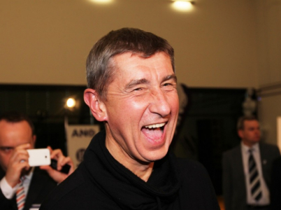 Andrej Babiš se může klidně smát. Jeho vydání do rukou spravedlnosti je vzdálenější než kdy dřív.