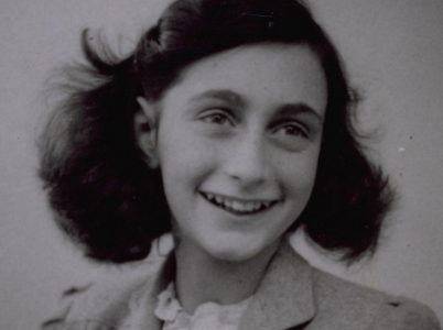 Anna Franková je jednou z nejznámějších obětí 2. světové války. Nyní by mohly moderní teorie pomoci zjistit, kdo může za její smrt.