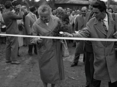 Božena Machačová-Dostálová jako ministryně spotřebního průmyslu. V této funkci byla během srpnové okupace pověřena několik dní řídit vládu.