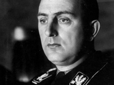 Historicky je Kurt Daluege poněkud zastíněn Reinhardem Heydrichem. Přitom je to právě on, kdo má na svědomí vyhlazení Lidic a Ležáků.