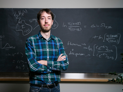 England má tituly ze tří nejlepších světových univerzit. Na čtvrté momentálně učí.