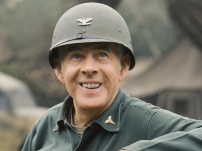 Před šesti lety zemřel Harry Morgan aka plukovník Potter z MASHe. Takže, tady máte 6 zajímavostí o kultovním seriálu.