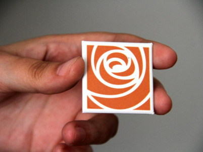 Nové logo ČSSD. Pokud by skutečně toto postačovalo k výhře ve volbách, byl by to větší zázrak než fungující socialismus.