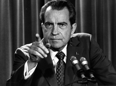 37. prezident USA RIchard Nixon je dodnes jediným americkým prezidentem, který na svou funkci dobrovolně rezignoval. Ačkoliv dobrovolně je možná silné slovo.