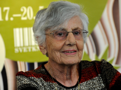 Ruth Bondyová přeložila mnoho klasických českých knih do hebrejštiny.