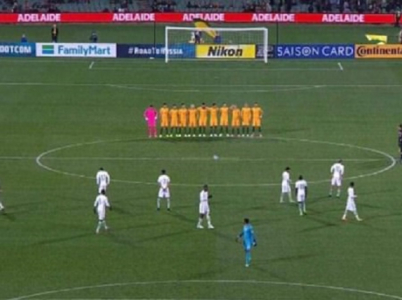 Saúdští fotbalisté se neúčastnili minuty ticha za oběti terorismu. Než je začneme odsuzovat, zamysleme se nad tím, jakou zprávu tím vlastně chtěli světu vyslat.