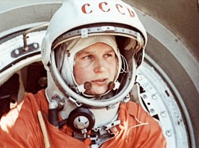 Ruská kosmonautka Valentina Těreškovová, která se stala první ženou ve vesmíru dnes slaví 80. narozeniny.