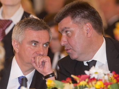 Vratislav Mynář a Martin Nejedlí. Nejbližší spolupracovníci Miloše Zemana, kteří si z Pražského hradu dělají dějiště svých mejdanů.