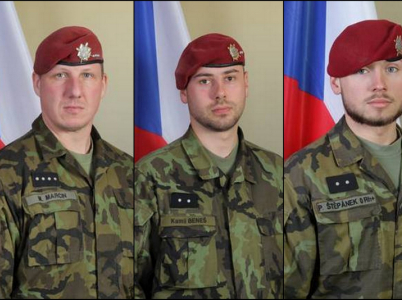 Rotný Martin Marcin (1982), desátník Kamil Beneš (1990) a desátník Patrik Štěpánek (1993) zemřeli před třemi dny v Čárikáru, hlavním městě provincie Parván.