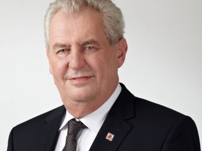 Miloš Zeman si musí nechat podepsat pracovní smlouvu