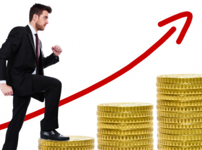 Většina zaměstnanců si hledá nové místo proto, aby si finančně polepšila.