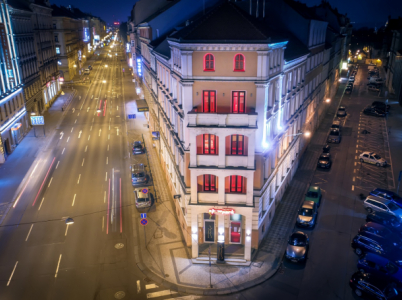 Tato klasicistní budova je chráněna UNESCEM.