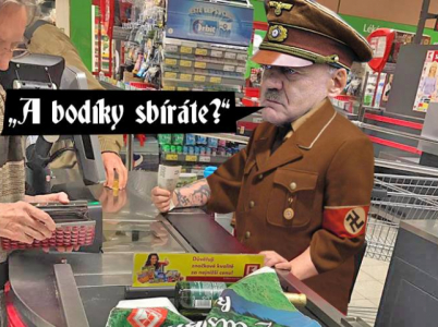 Věrnostní kartička je jen jakýmsi ekvivalentem průkazu členů SS, jejichž heslem bylo: "Mou ctí je věrnost".