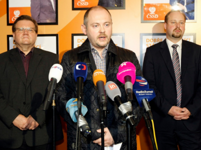 Chovanec byl nejprve jedním z lánských pučistů, kteří se postavili proti Bohuslavu Sobotkovi. Poté se výměnou za ministerské křeslo postavil proti pučistům.