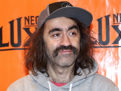 Zatímco všichni jedou do práce, Kohák sedí v Luxoru