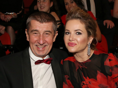 Monika Babišová žije s Andrejem Babišem přes 20 let, změnila si kvůli němu příjmení, ale jeho manželkou je teprve pár měsíců.