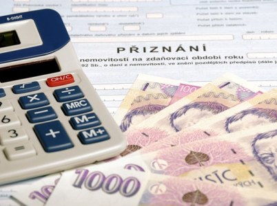 Za člověka pracujícího na švarcsystém nemusí podnikatel odvádět sociální a zdravotní pojištění ani zálohy na daních. To vše si řeší pracovník jako OSVČ sám.