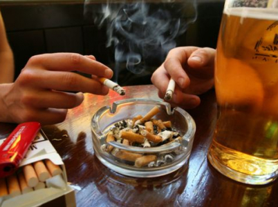 Pivo, cigára a hovory o všem a zároveň o ničem k hospodě patří. Každý by měl mít právo se rozhodnout, zda do zakouřené hospody půjde, či nikoliv.